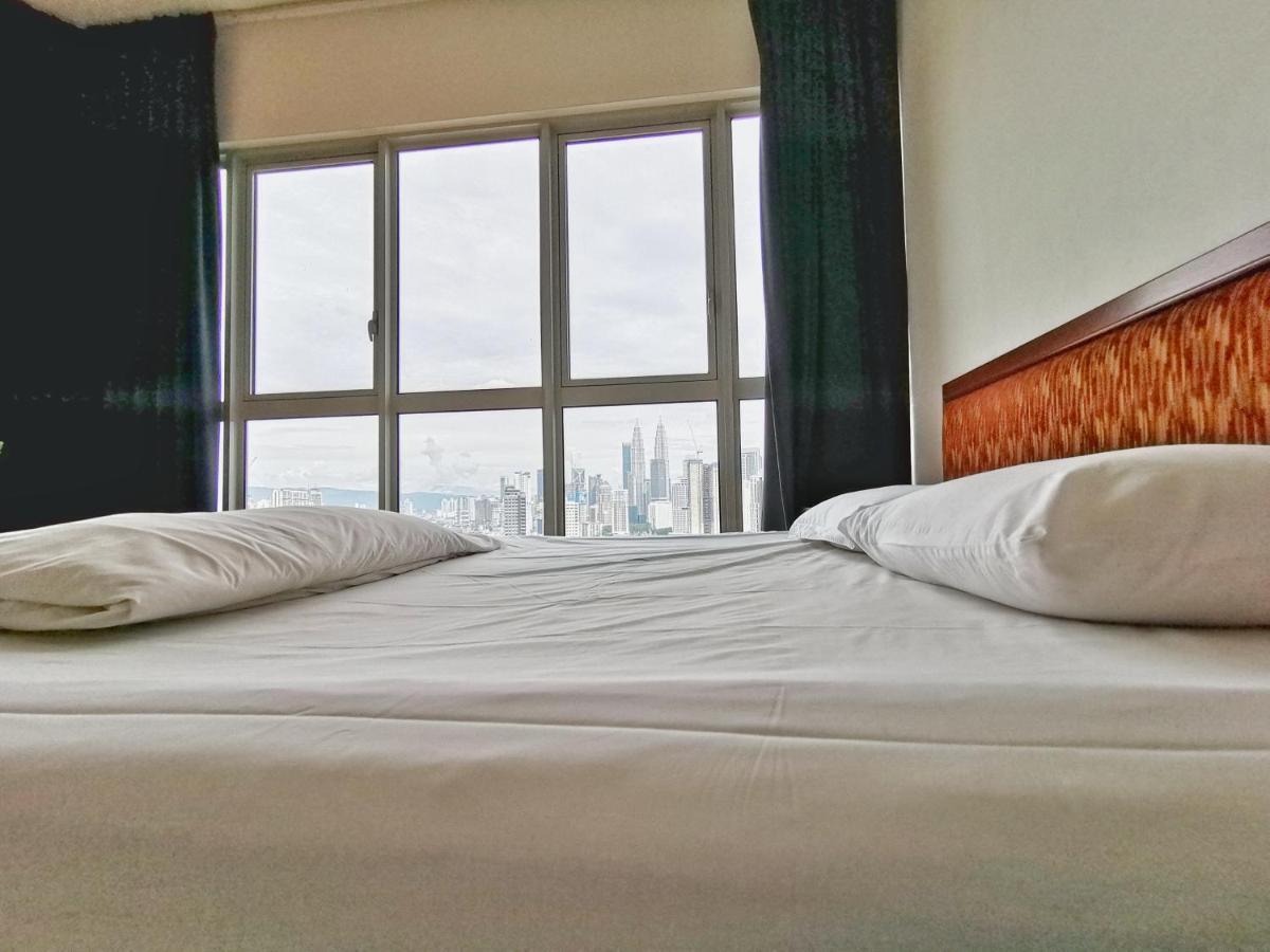 Penthouse On 34 - The Highest Unit And Best Views In Regalia & Private Rooftop Terrace Kuala Lumpur Kültér fotó